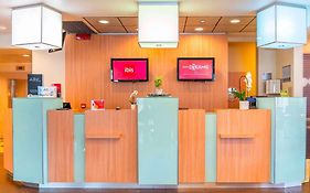Ibis Como 3*